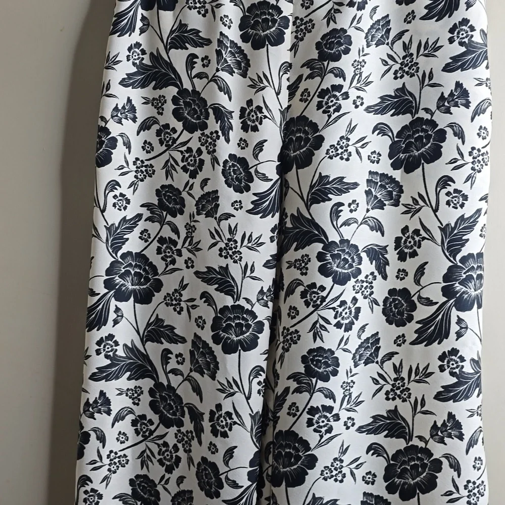 Alex Marie Amara Satin Crepe Black Floral Print High Waist Flat Front Pant Small - Picture 6 of 12